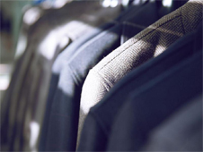 灰色西服、黑色西服和藏藍(lán)色西服的應(yīng)用
