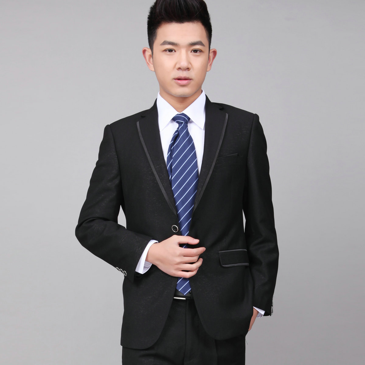 男士職業(yè)裝定制，西服定制更保暖